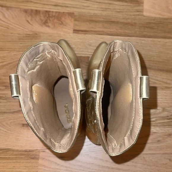 NEW Soda Gold Metallic Pull On Western Cowgirl Boots Size 5.5 - Picture 6 of 9